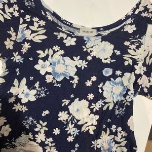 Short sleeve floral top (stretchy!)